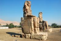 Поющие колоссы Мемнона в Египте