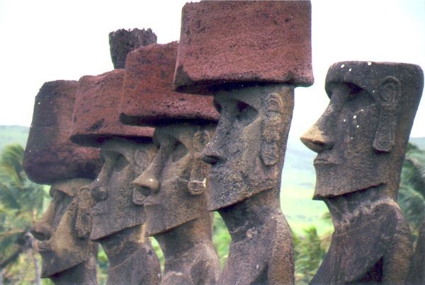 моаи истуканы с острова пасхи