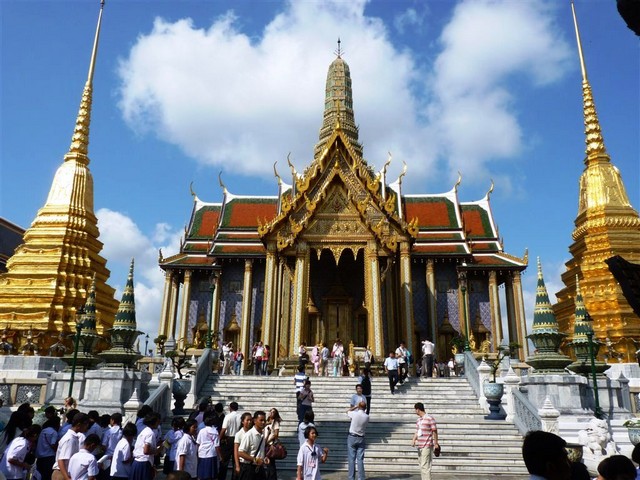 храм изумрудного будды в бангкоке фото